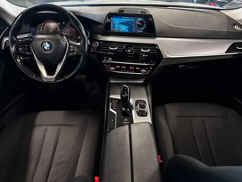 BMW 5 Series 530d xDrive lim. 06/2017-photo-11