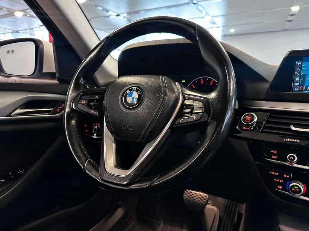 BMW 5 Series 530d xDrive lim. 06/2017-photo-12