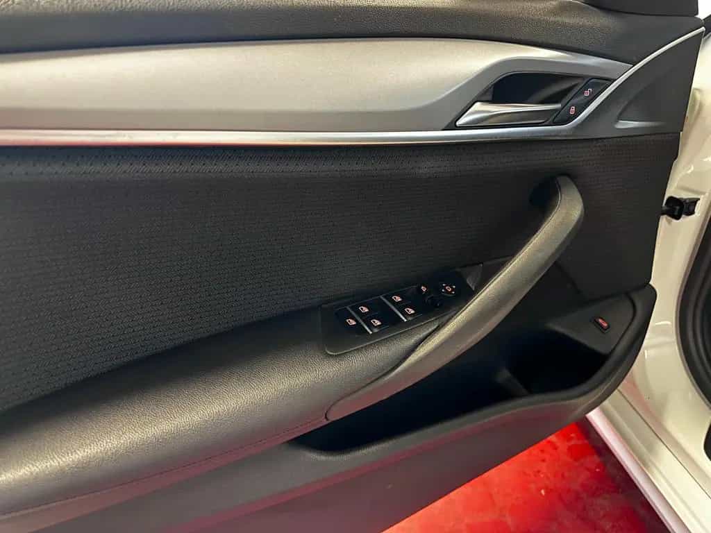 BMW 5 Series 530d xDrive lim. 06/2017-photo-16
