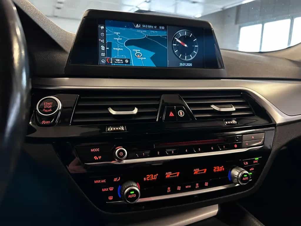 BMW 5 Series 530d xDrive lim. 06/2017-photo-18
