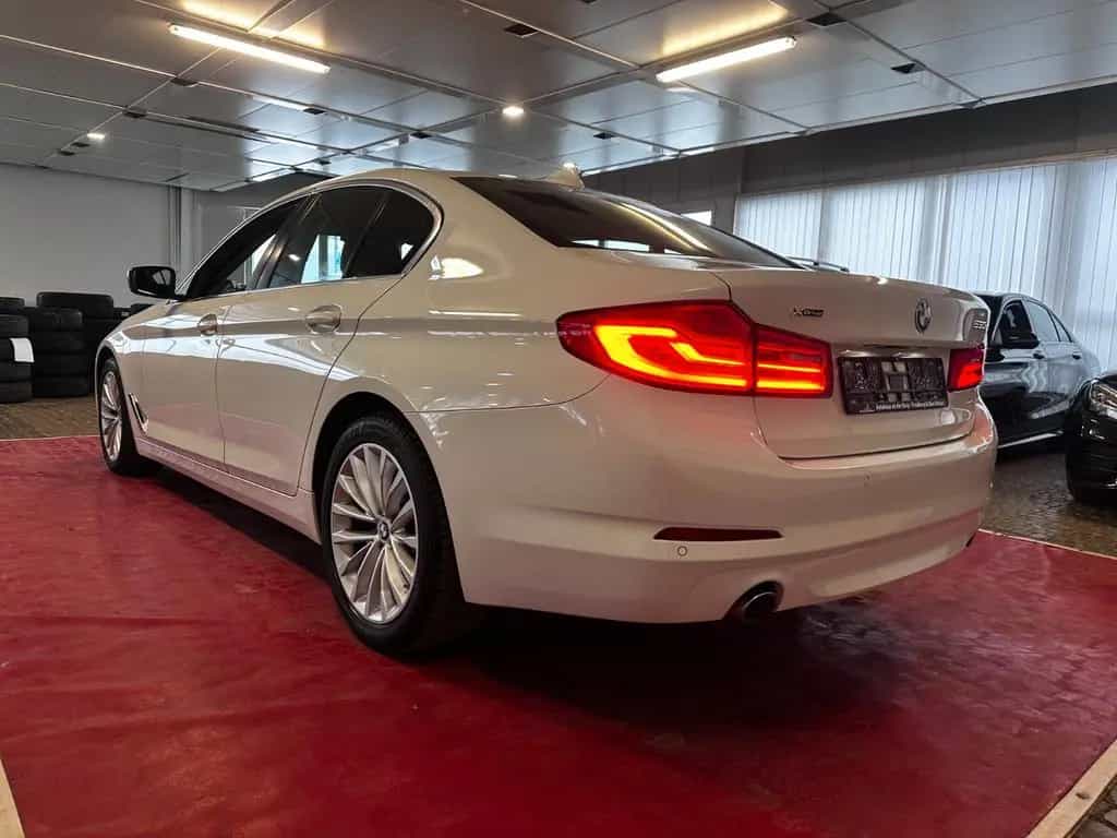 BMW 5 Series 530d xDrive lim. 06/2017-photo-4