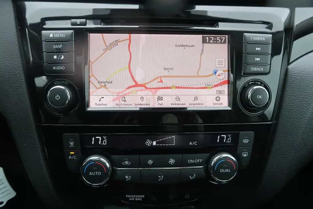 Nissan Qashqai N-Way *AUTOMATIK *PANORAMA *KAMERA *ALU 01/2020-photo-12