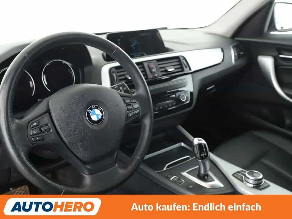 BMW 1 Series 118i Advantage Aut.*NAVI*TEMPO*PDC*SHZ*LIM* 09/2018-photo-10