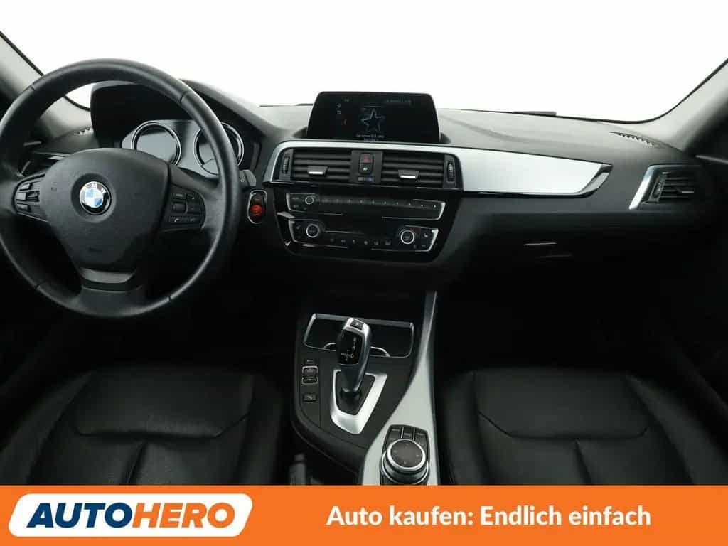 BMW 1 Series 118i Advantage Aut.*NAVI*TEMPO*PDC*SHZ*LIM* 09/2018-photo-11