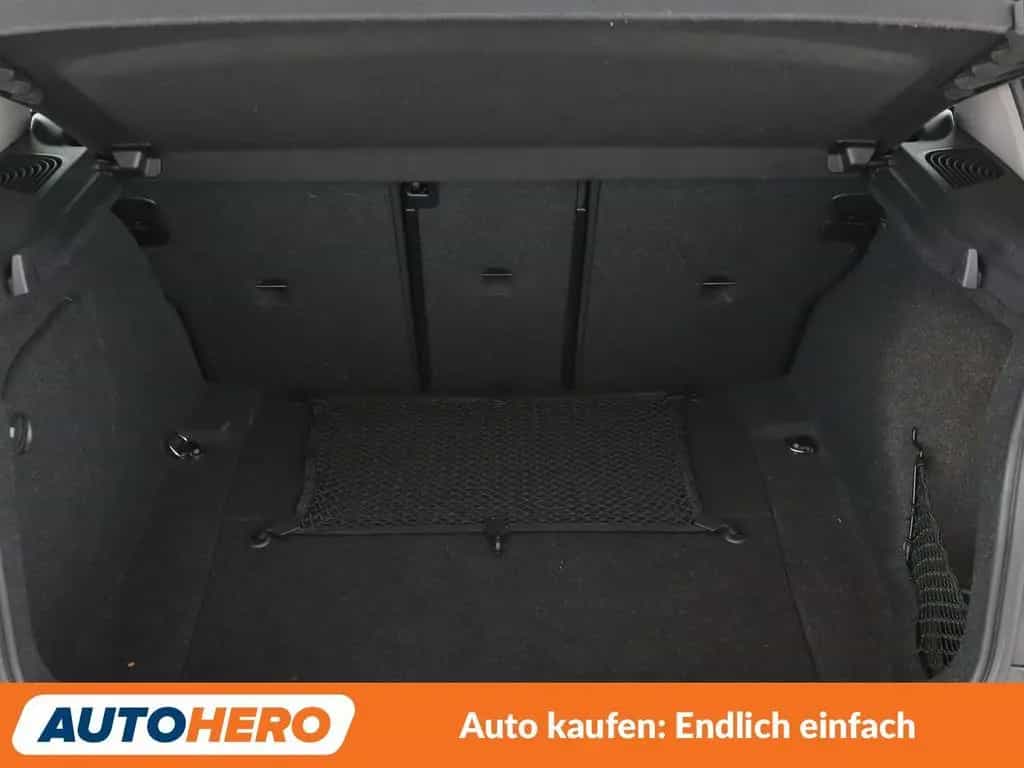 BMW 1 Series 118i Advantage Aut.*NAVI*TEMPO*PDC*SHZ*LIM* 09/2018-photo-17