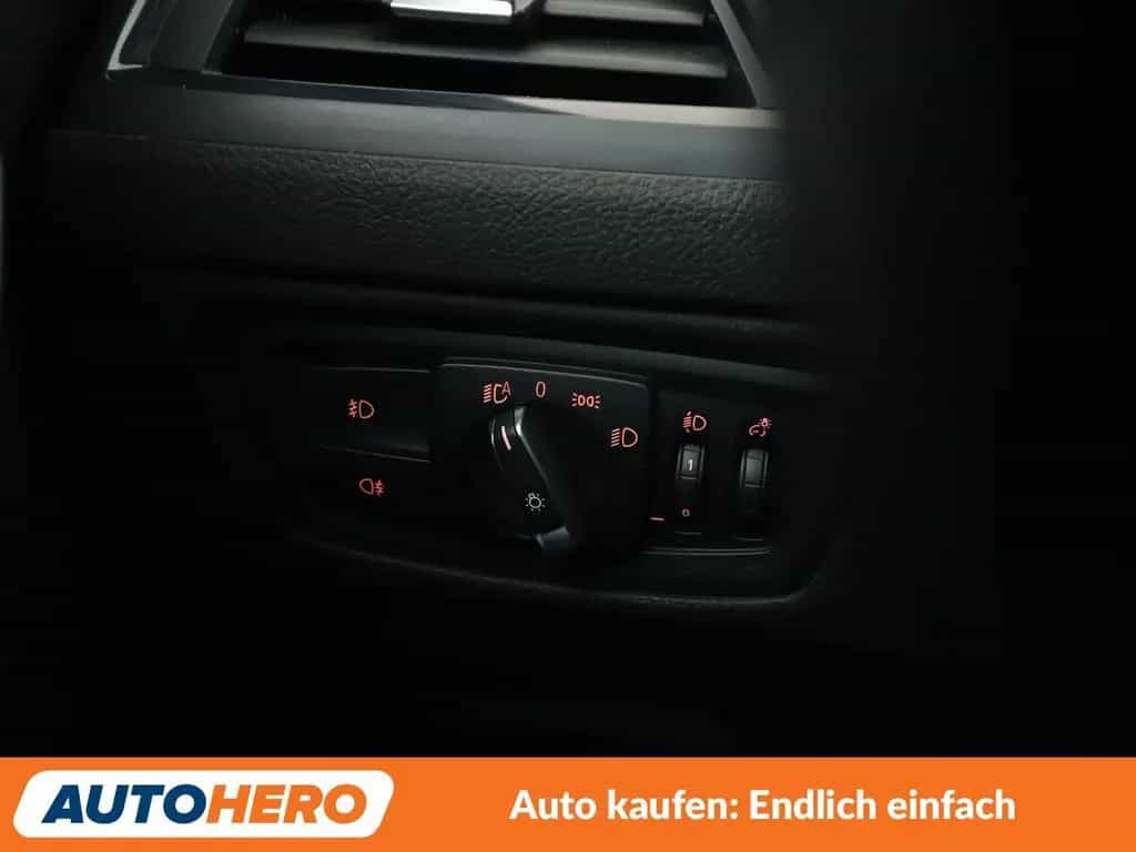 BMW 1 Series 118i Advantage Aut.*NAVI*TEMPO*PDC*SHZ*LIM* 09/2018-photo-25