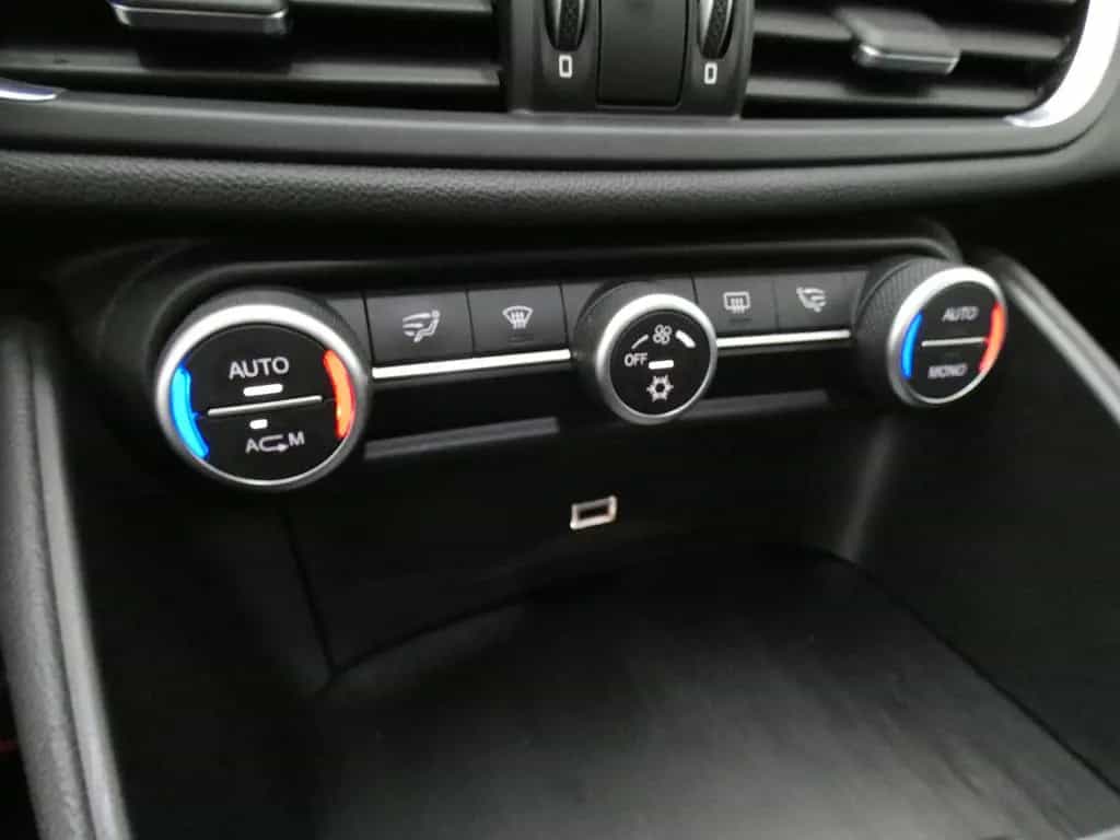 Alfa Romeo Giulia 2.0 SUPER*NAVI*BLUETOOTH*XENON*PDC 12/2016-photo-15
