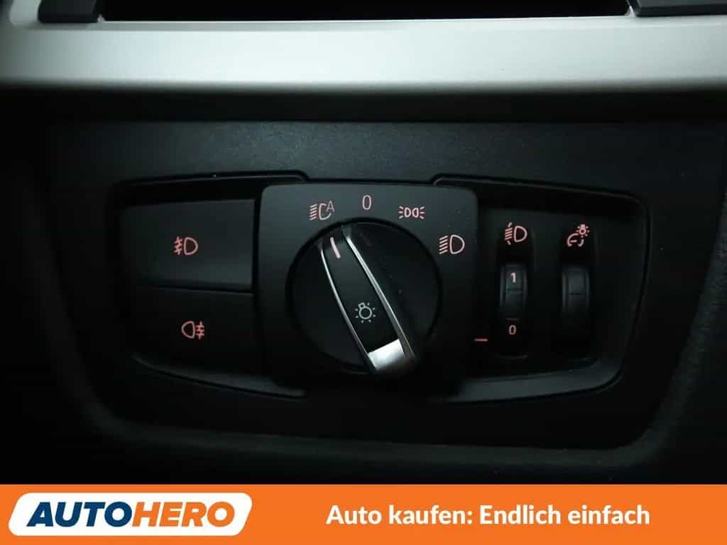 BMW 3 Series 318i Advantage *NAVI*LED*TEMPO*PDC*SHZ* 06/2019-photo-24