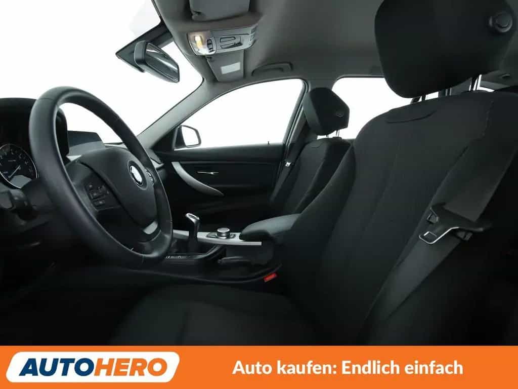 BMW 3 Series 318i Advantage *NAVI*LED*TEMPO*PDC*SHZ* 06/2019-photo-9