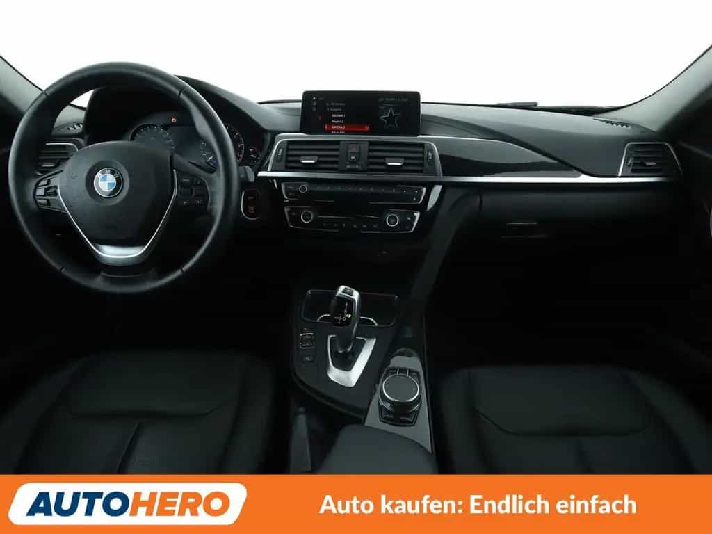 BMW 3 Series 320i Aut.*NAVI*LED*PDC*HUD*SHZ*ALU*TEMPO* 04/2018-photo-11