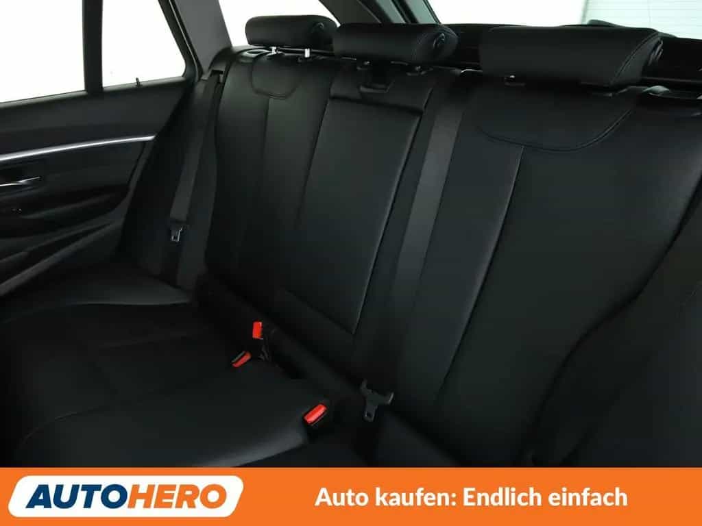 BMW 3 Series 320i Aut.*NAVI*LED*PDC*HUD*SHZ*ALU*TEMPO* 04/2018-photo-13