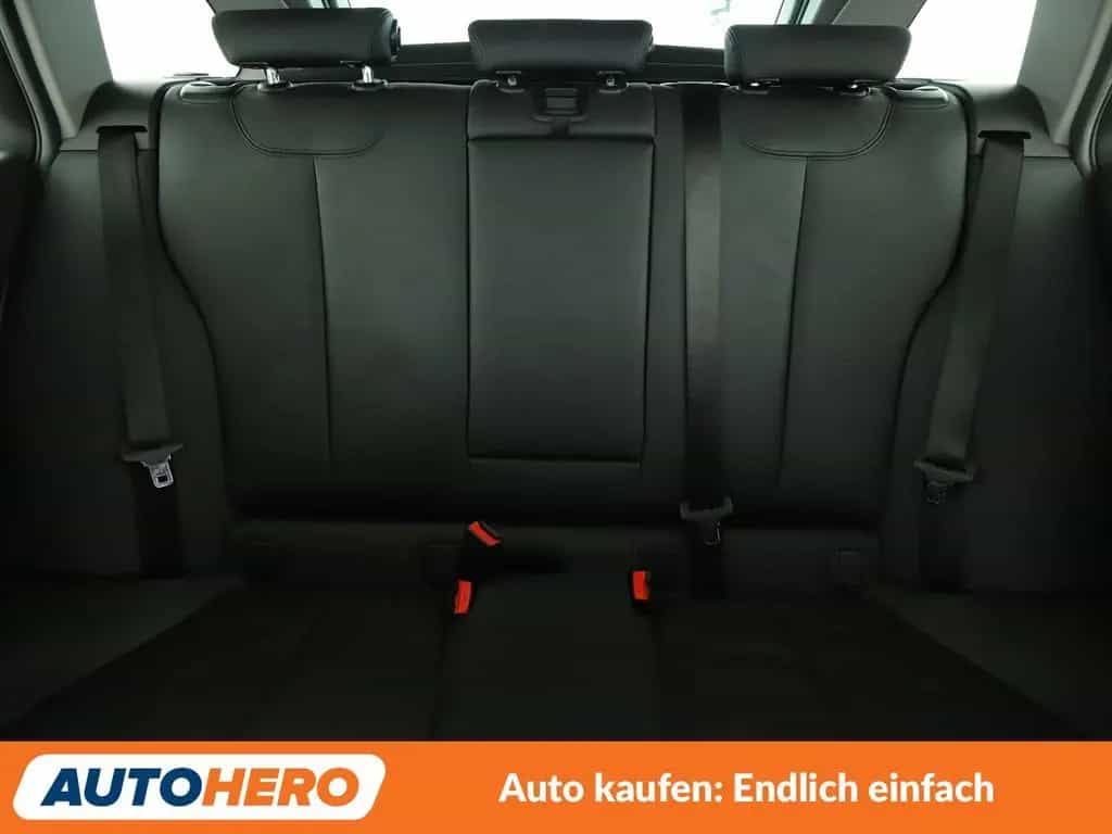 BMW 3 Series 320i Aut.*NAVI*LED*PDC*HUD*SHZ*ALU*TEMPO* 04/2018-photo-15