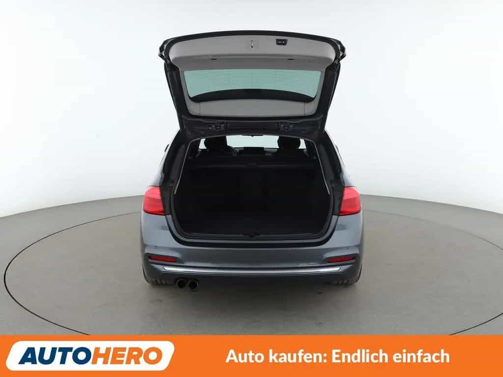 BMW 3 Series 320i Aut.*NAVI*LED*PDC*HUD*SHZ*ALU*TEMPO* 04/2018-photo-16