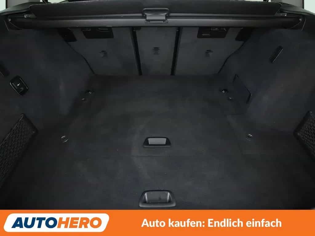 BMW 3 Series 320i Aut.*NAVI*LED*PDC*HUD*SHZ*ALU*TEMPO* 04/2018-photo-17