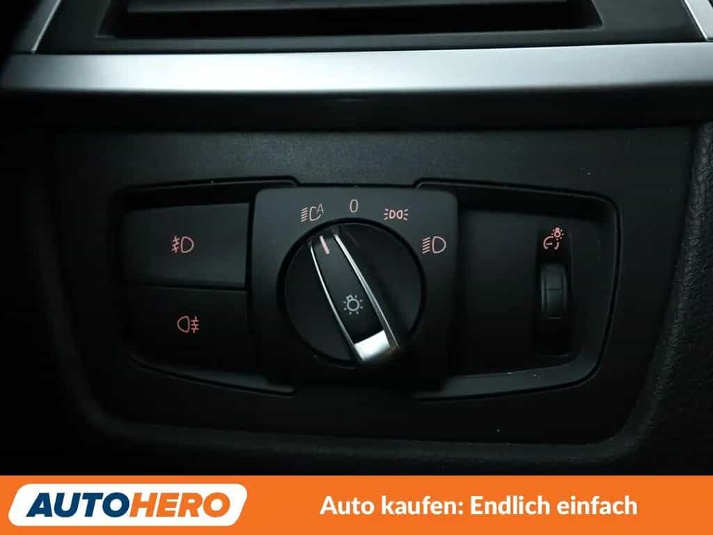 BMW 3 Series 320i Aut.*NAVI*LED*PDC*HUD*SHZ*ALU*TEMPO* 04/2018-photo-25