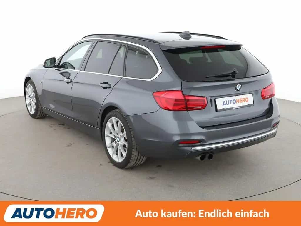 BMW 3 Series 320i Aut.*NAVI*LED*PDC*HUD*SHZ*ALU*TEMPO* 04/2018-photo-3