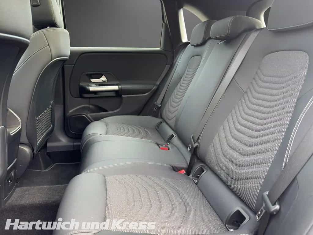Mercedes-Benz B-Class 180 Progressive+Pano+Standhz+Kamera+LED+EasyPa 01/2024-photo-13