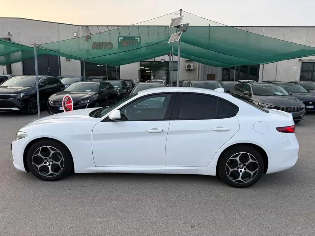 Alfa Romeo Giulia 2.2 Turbodiesel 160 CV AT8 Spr 11/2022-photo-1