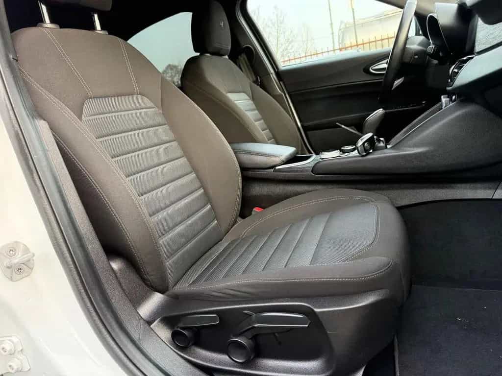 Alfa Romeo Giulia 2.2 Turbodiesel 160 CV AT8 Spr 11/2022-photo-11