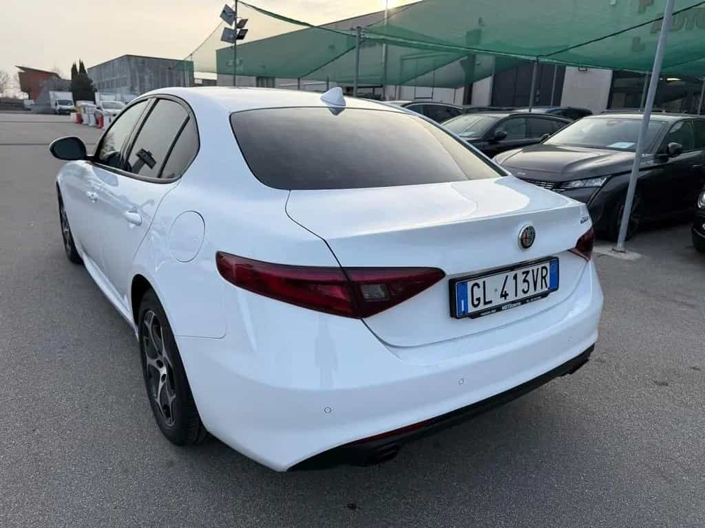 Alfa Romeo Giulia 2.2 Turbodiesel 160 CV AT8 Spr 11/2022-photo-2