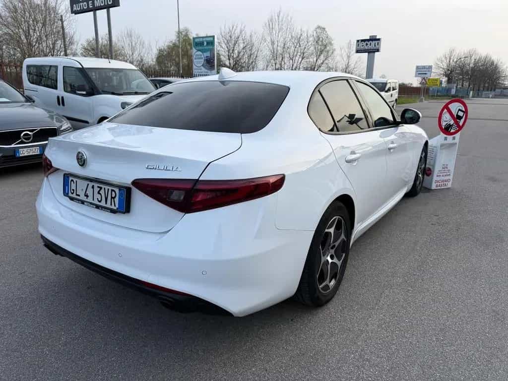 Alfa Romeo Giulia 2.2 Turbodiesel 160 CV AT8 Spr 11/2022-photo-3