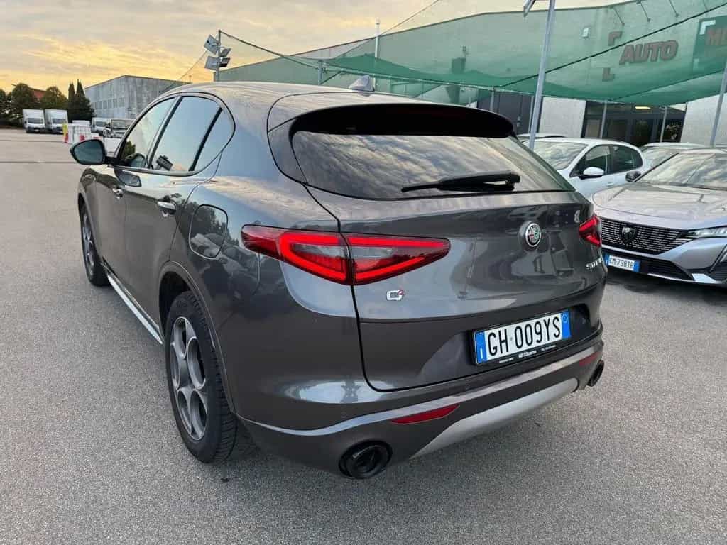 Alfa Romeo Stelvio 2.2 210 CV AT8 Q4 Ti 02/2022-photo-2