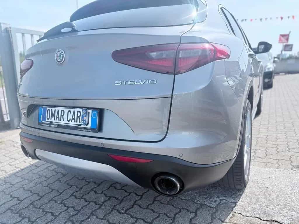 Alfa Romeo Stelvio 2.0 Turbo 280 CV AT8 Q4 GANCI 03/2017-photo-5