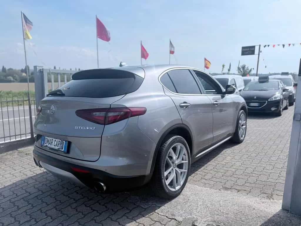 Alfa Romeo Stelvio 2.0 Turbo 280 CV AT8 Q4 GANCI 03/2017-photo-9