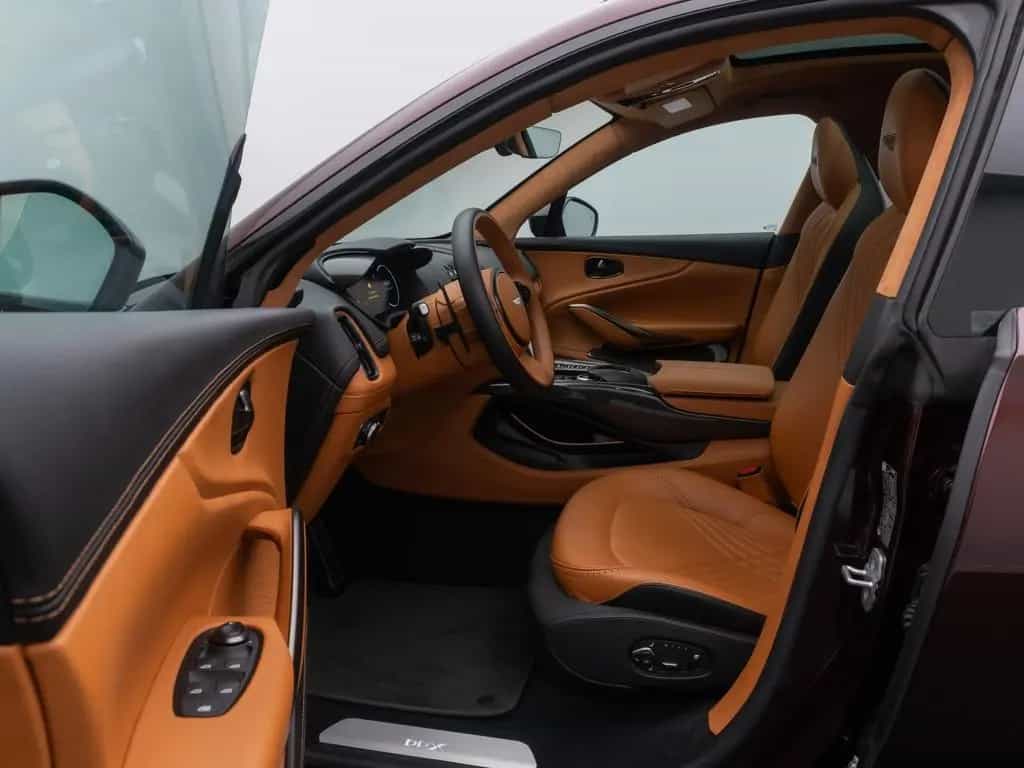 Aston Martin DBX 4.0 V8 Individual Carbon Elegance Mega-Voll 10/2021-photo-18
