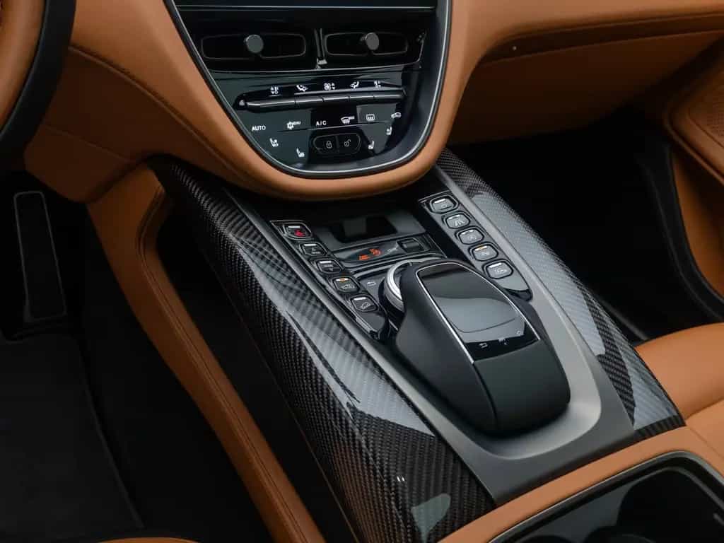 Aston Martin DBX 4.0 V8 Individual Carbon Elegance Mega-Voll 10/2021-photo-21