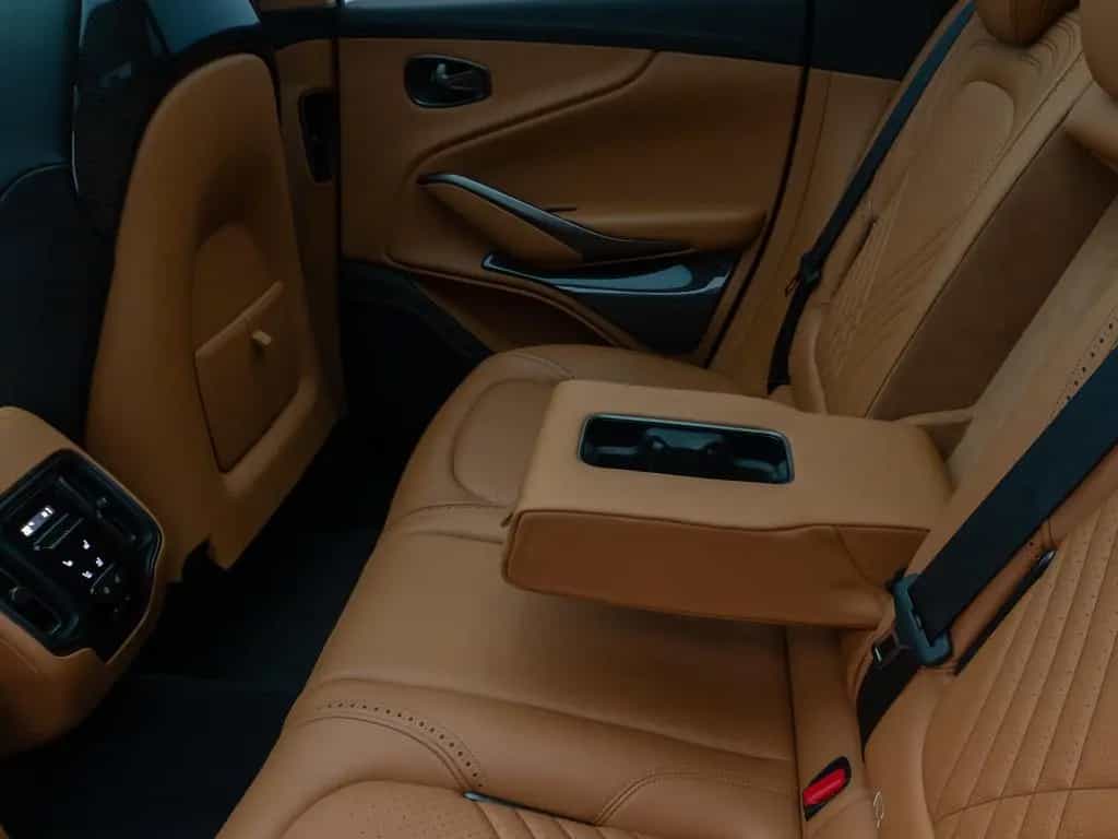 Aston Martin DBX 4.0 V8 Individual Carbon Elegance Mega-Voll 10/2021-photo-27