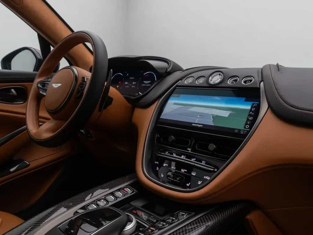 Aston Martin DBX 4.0 V8 Individual Carbon Elegance Mega-Voll 10/2021-photo-38