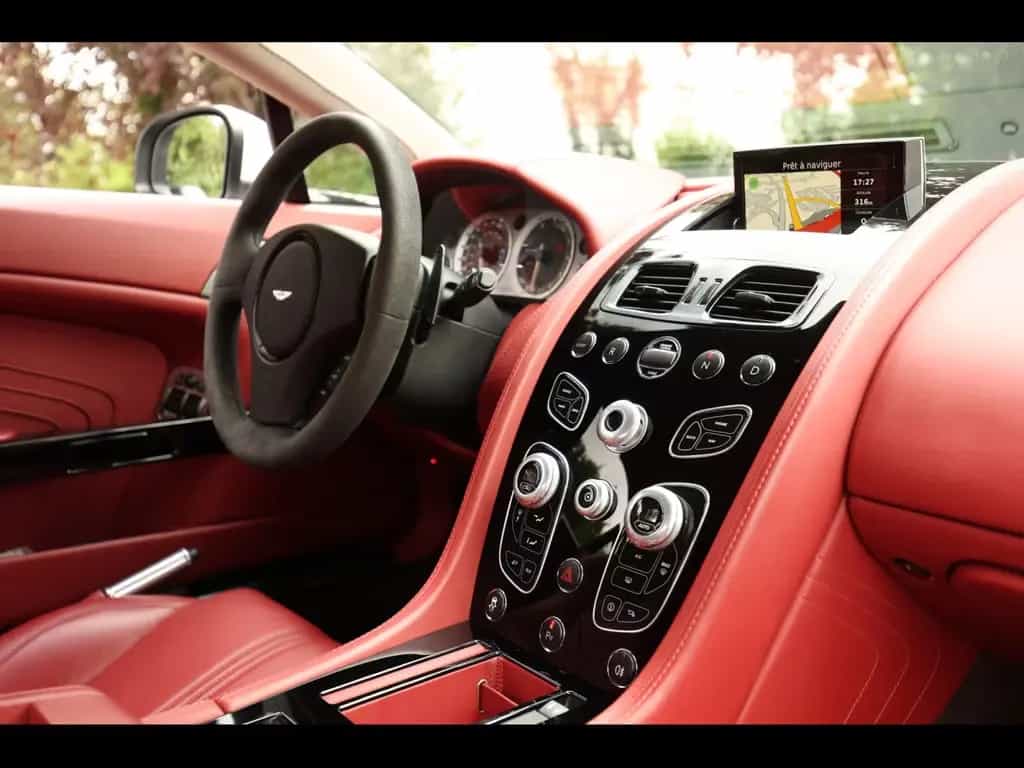Aston Martin V8 Vantage S COUPE SPORTSHIFT II°STRATUS WHITE 03/2017-photo-11