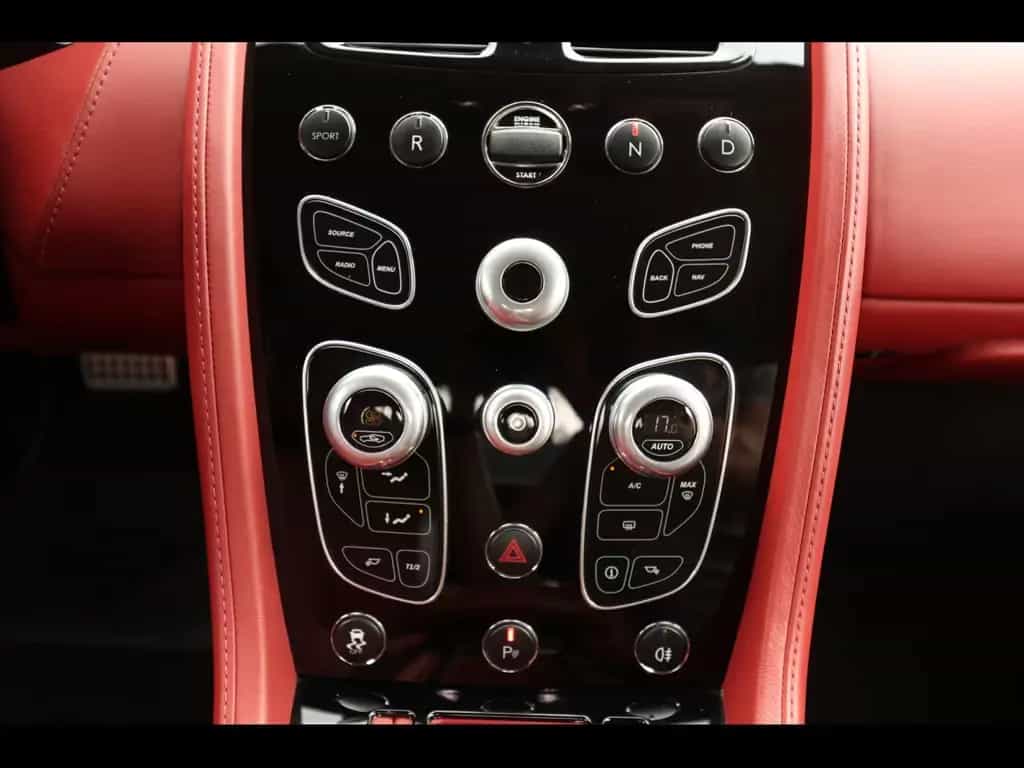 Aston Martin V8 Vantage S COUPE SPORTSHIFT II°STRATUS WHITE 03/2017-photo-18