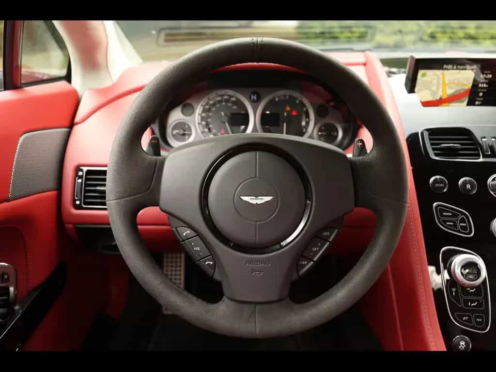 Aston Martin V8 Vantage S COUPE SPORTSHIFT II°STRATUS WHITE 03/2017-photo-9
