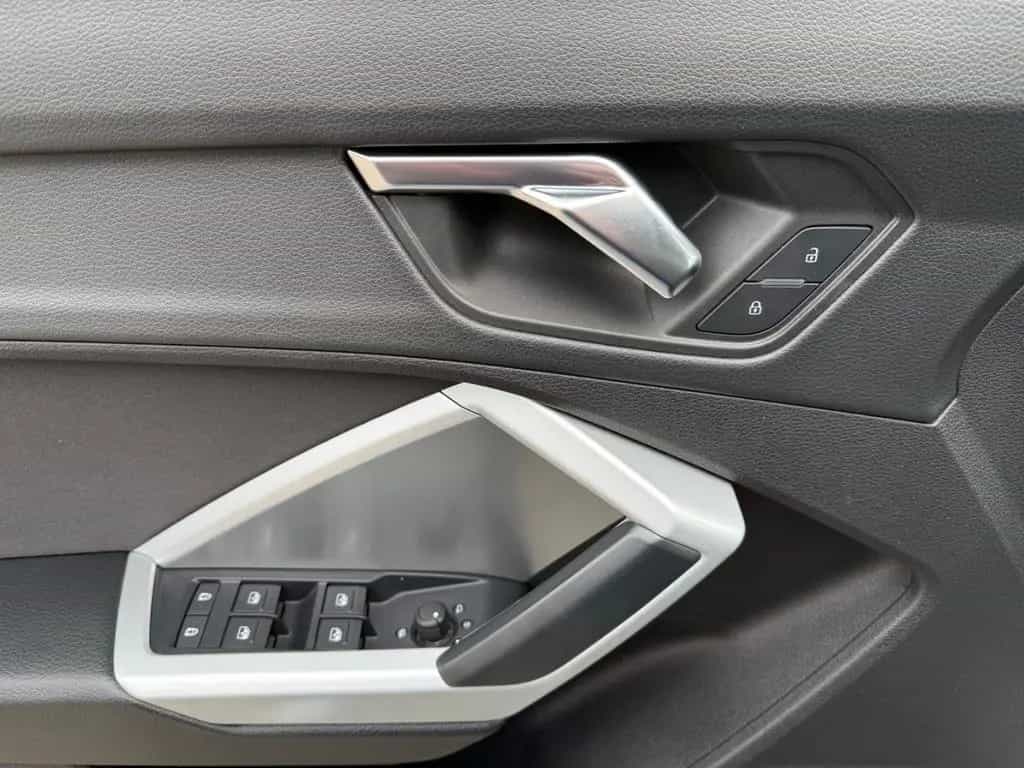Audi Q3 35 TFSI Automatik * Navi*LED*AHK*Virtual * 07/2020-photo-18