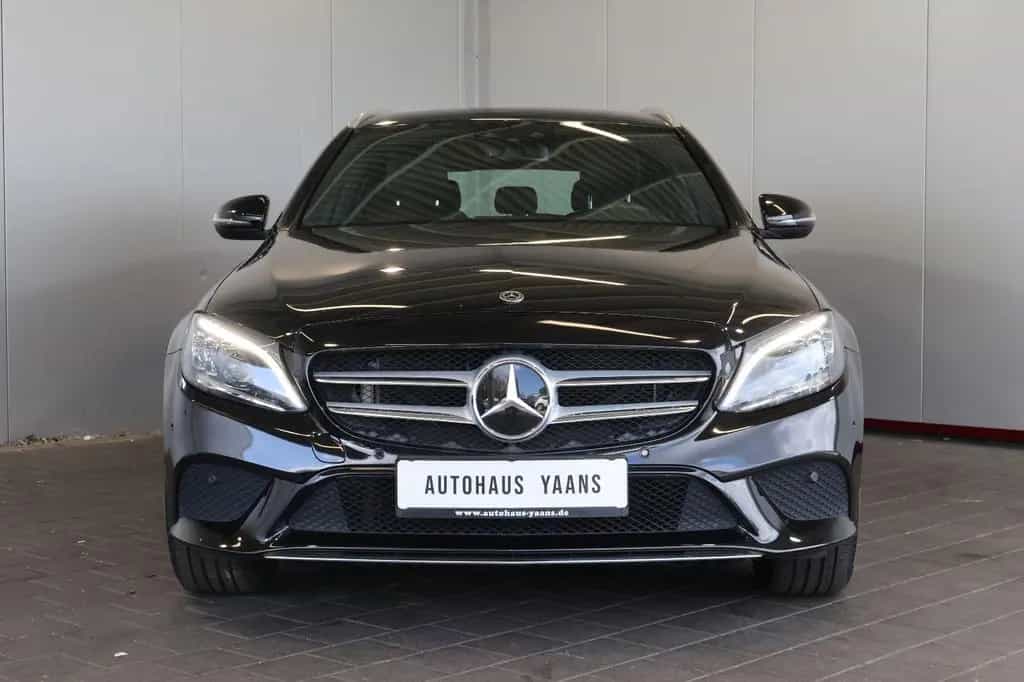 Mercedes-Benz C-Class 300d 4M Avantgarde DISTR.+MULTIBEAM+KEY+AHK 09/2019-photo-1