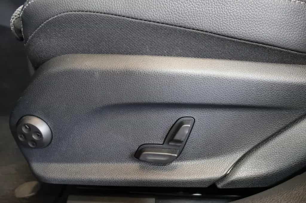 Mercedes-Benz C-Class 300d 4M Avantgarde DISTR.+MULTIBEAM+KEY+AHK 09/2019-photo-15