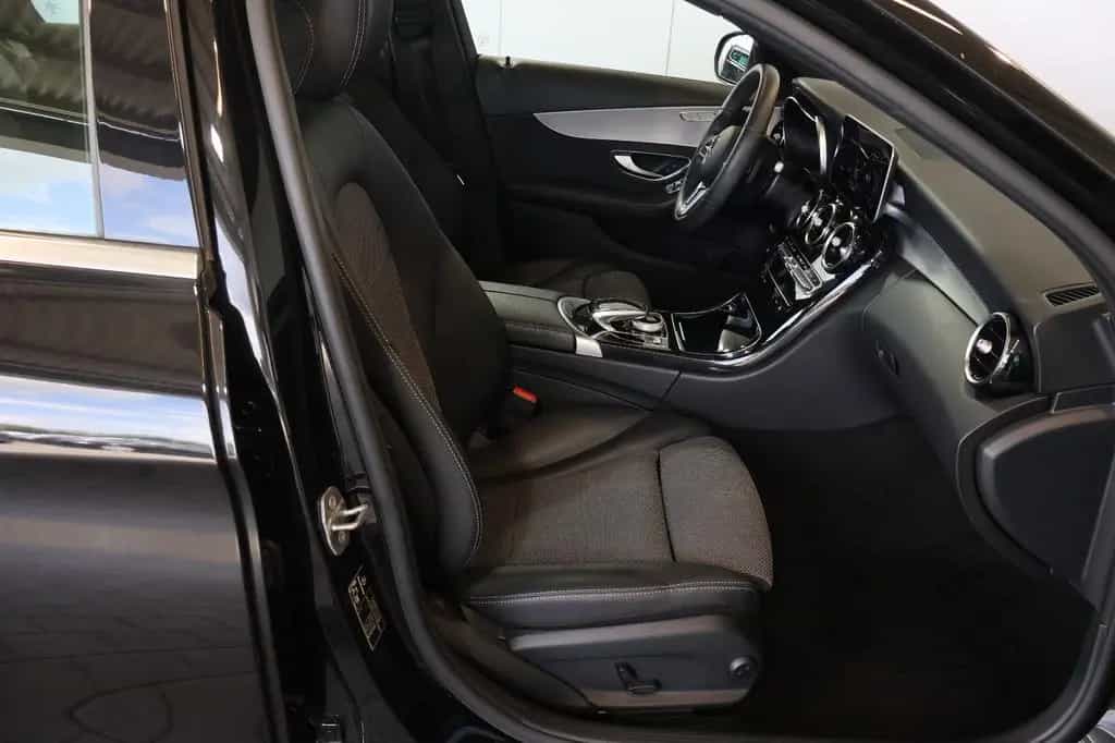 Mercedes-Benz C-Class 300d 4M Avantgarde DISTR.+MULTIBEAM+KEY+AHK 09/2019-photo-17