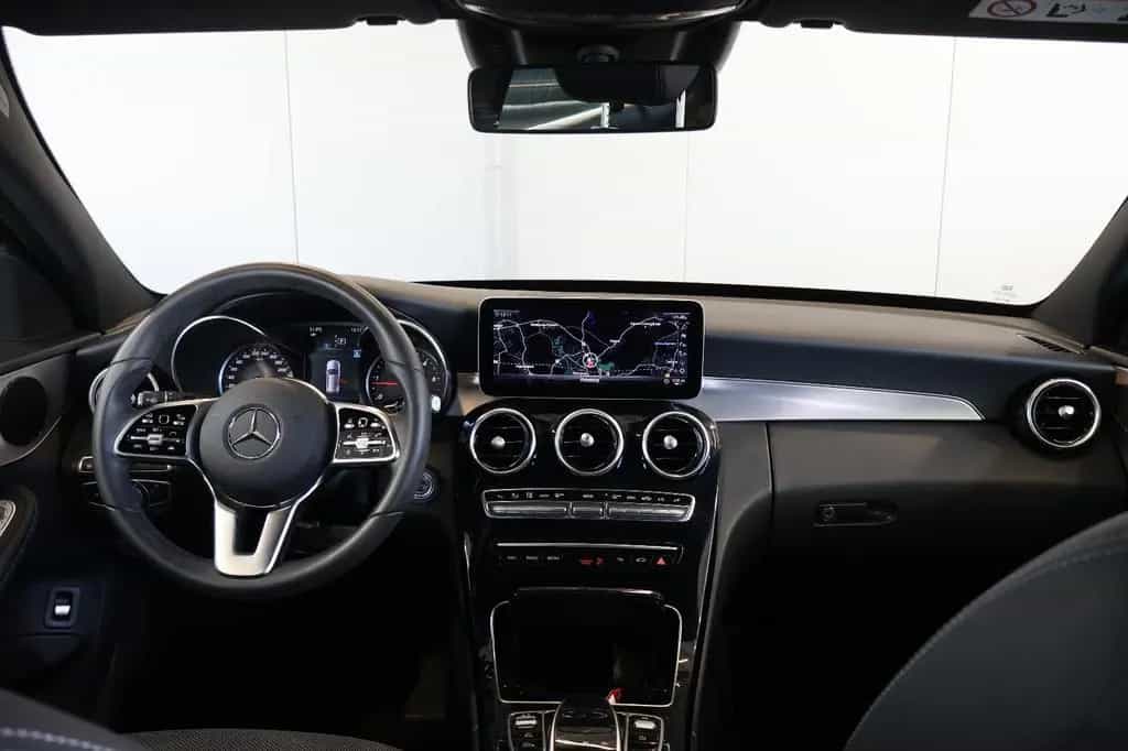 Mercedes-Benz C-Class 300d 4M Avantgarde DISTR.+MULTIBEAM+KEY+AHK 09/2019-photo-6