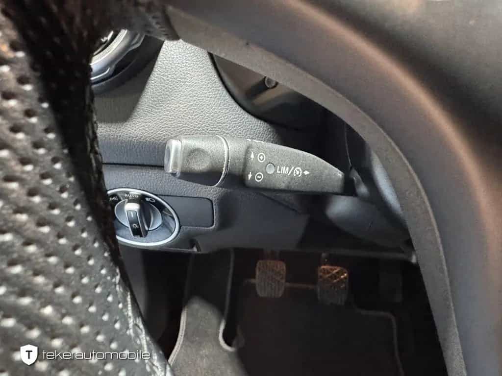 Mercedes-Benz GLA-Class 180 Urban *LED*Navi*AHK* 10/2018-photo-15