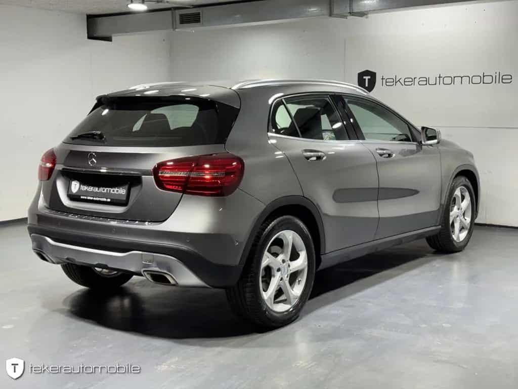 Mercedes-Benz GLA-Class 180 Urban *LED*Navi*AHK* 10/2018-photo-2