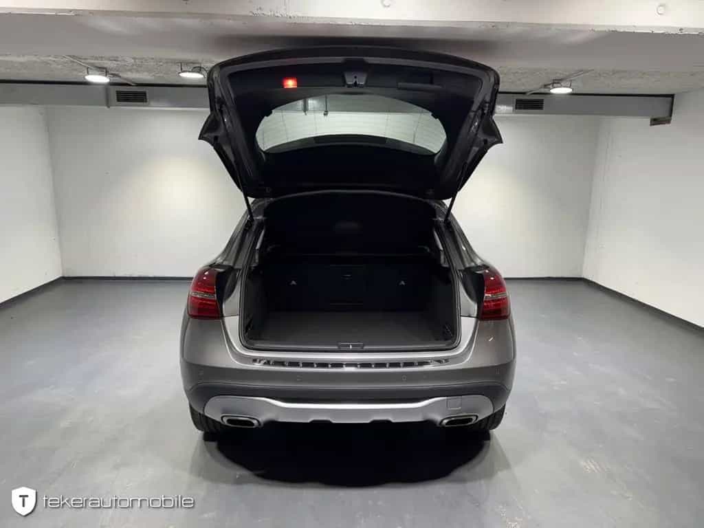 Mercedes-Benz GLA-Class 180 Urban *LED*Navi*AHK* 10/2018-photo-21