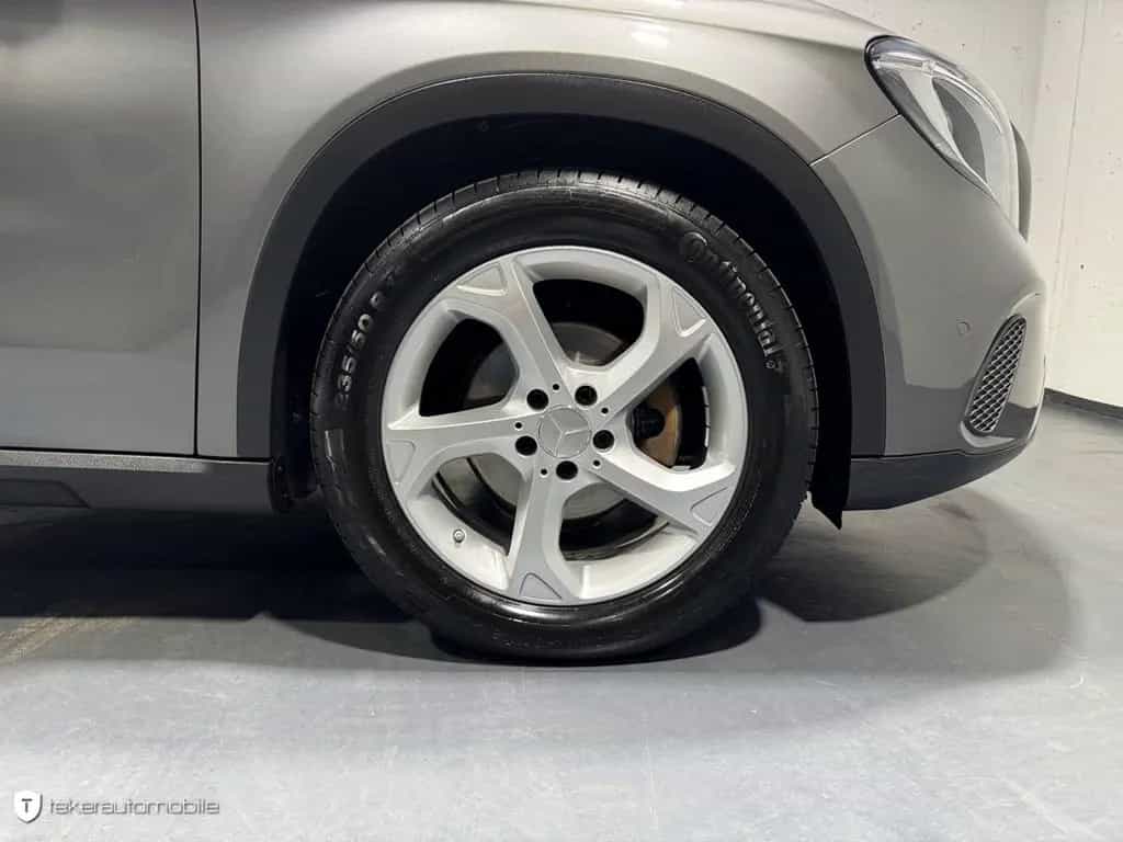 Mercedes-Benz GLA-Class 180 Urban *LED*Navi*AHK* 10/2018-photo-27