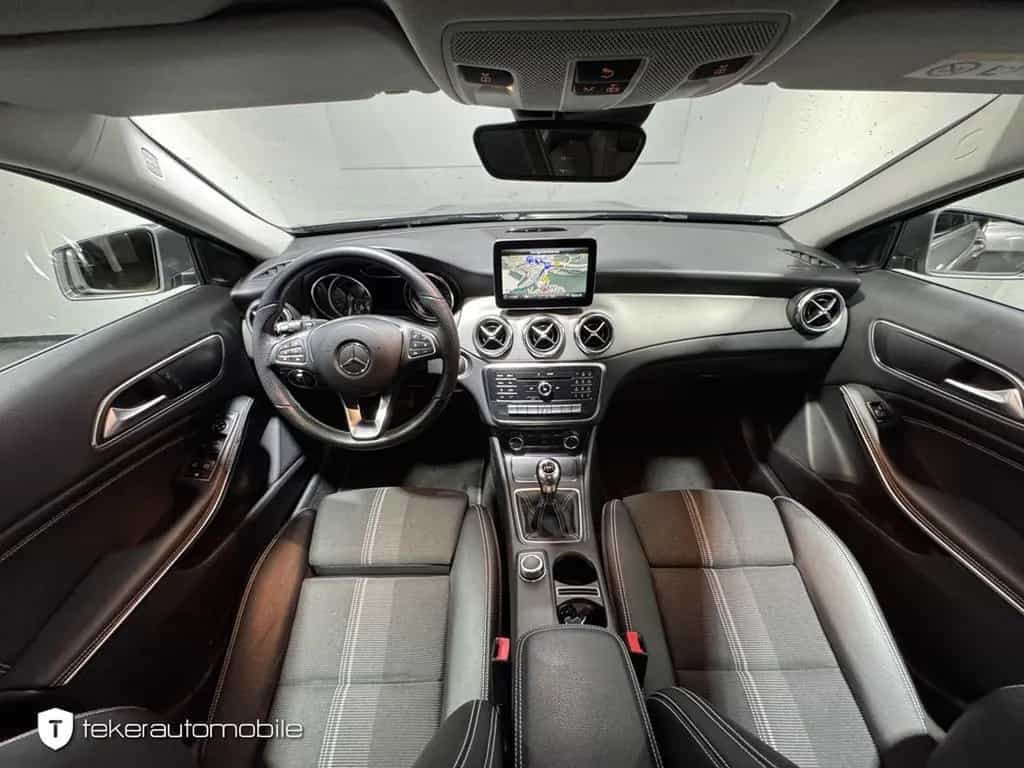 Mercedes-Benz GLA-Class 180 Urban *LED*Navi*AHK* 10/2018-photo-5