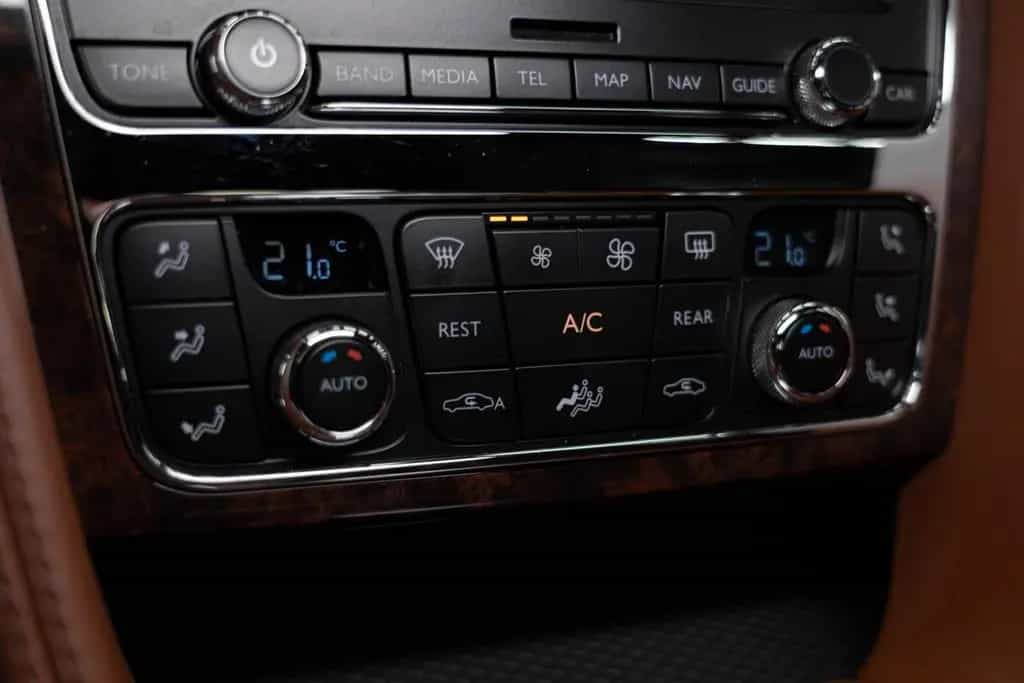 Bentley Continental GT 6.0 W12 4WD Automatik 01/2012-photo-24