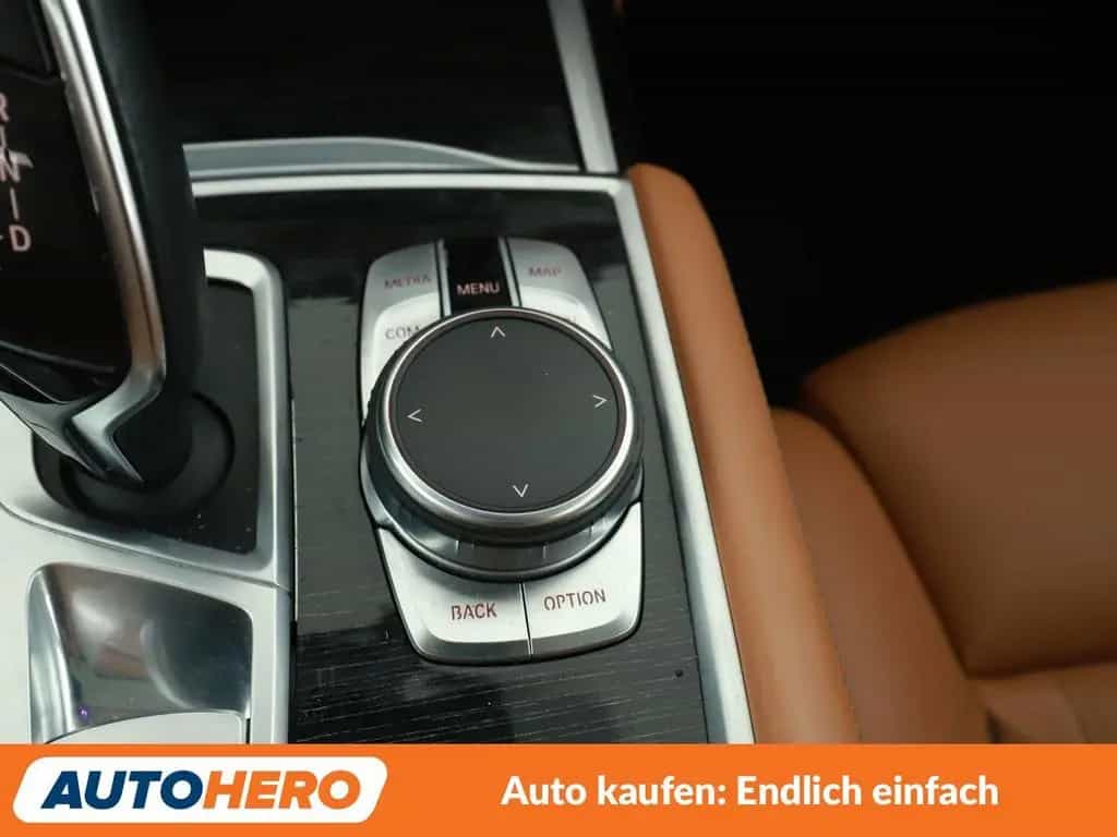 BMW 7 Series 740i  Aut.*LASER*HEAD-UP*360CAM*NAVI*ACC*MASSAGE 02/2018-photo-23
