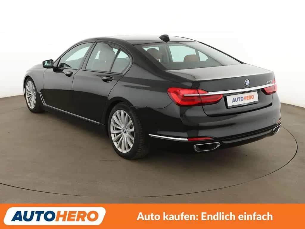 BMW 7 Series 740i  Aut.*LASER*HEAD-UP*360CAM*NAVI*ACC*MASSAGE 02/2018-photo-2