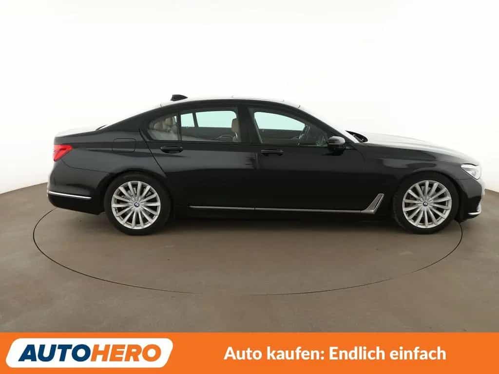 BMW 7 Series 740i  Aut.*LASER*HEAD-UP*360CAM*NAVI*ACC*MASSAGE 02/2018-photo-5