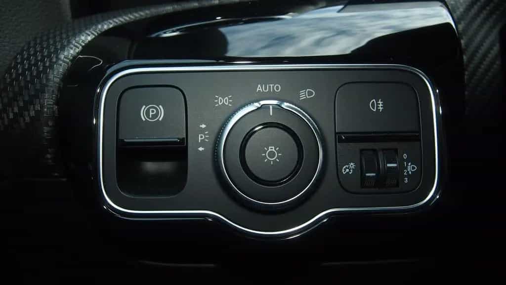 Mercedes-Benz A-Class 180 NEUES MODEL !!! 02/2020-photo-24